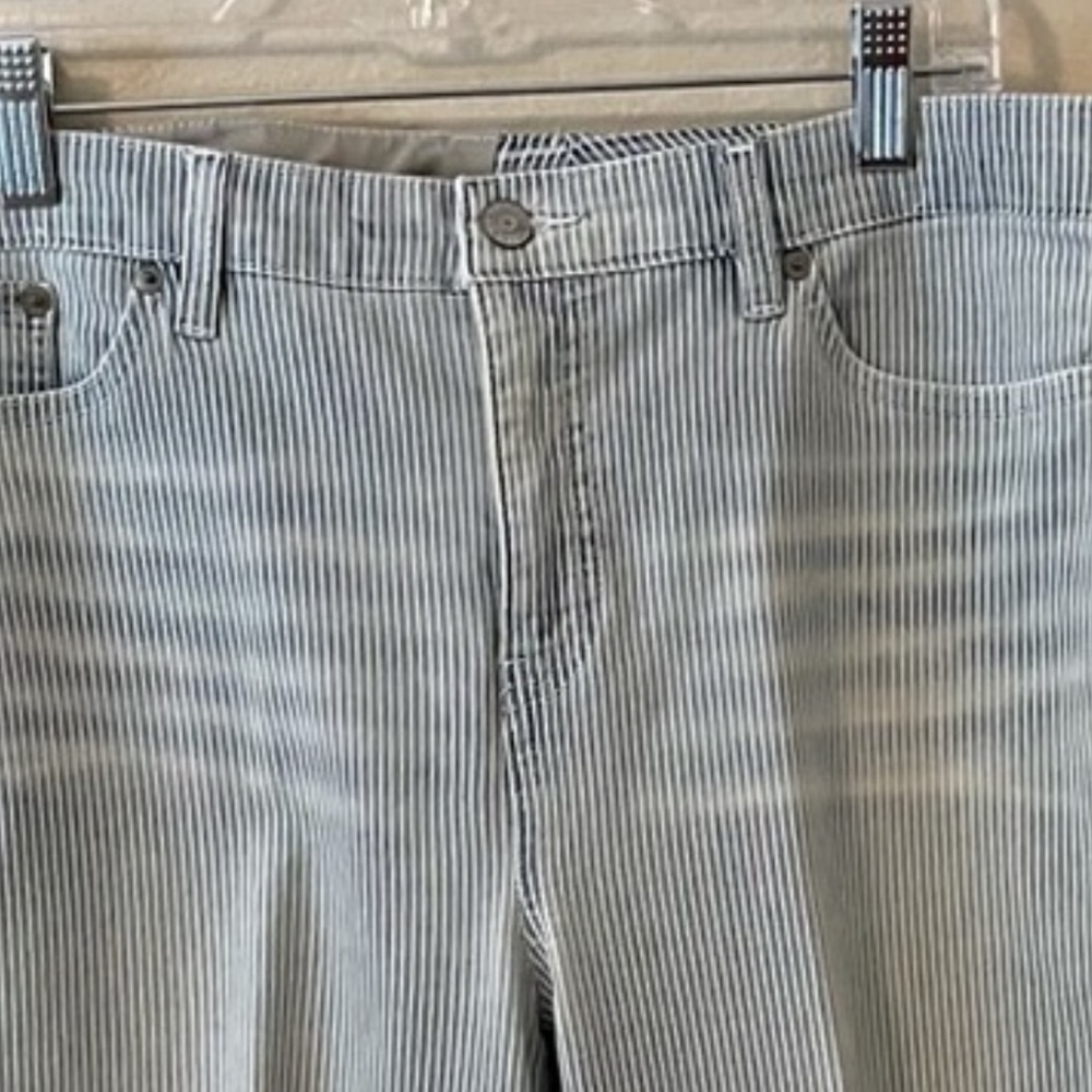 MADDEN CAPRIS BLUE & WHITE STRIPES